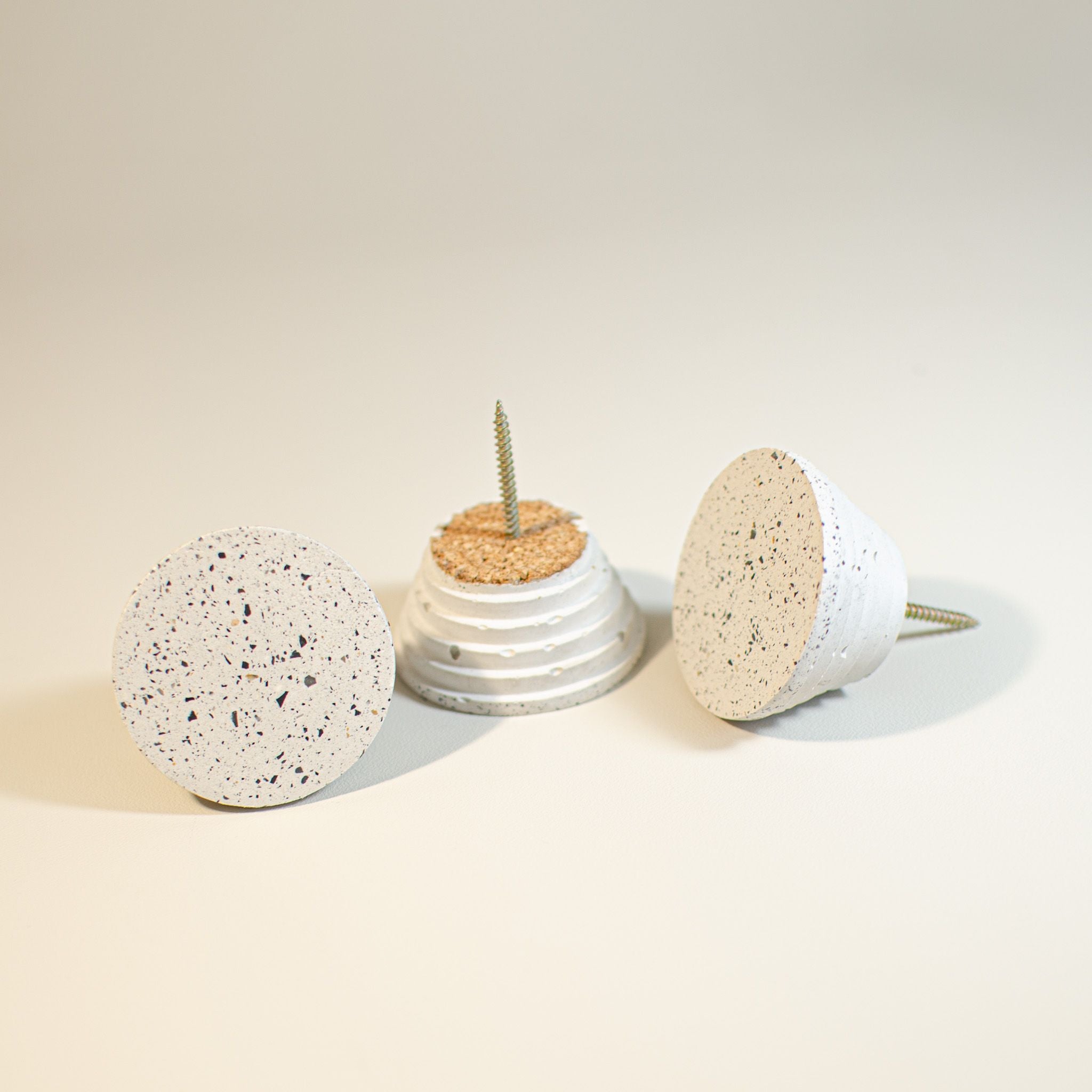 Grigri Les ateliers DADA - Patère gris terrazzo 1 - 3