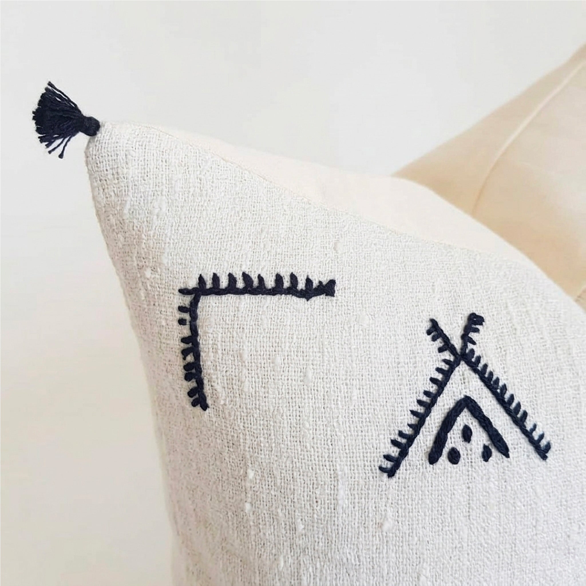 Coussin berbère brodé